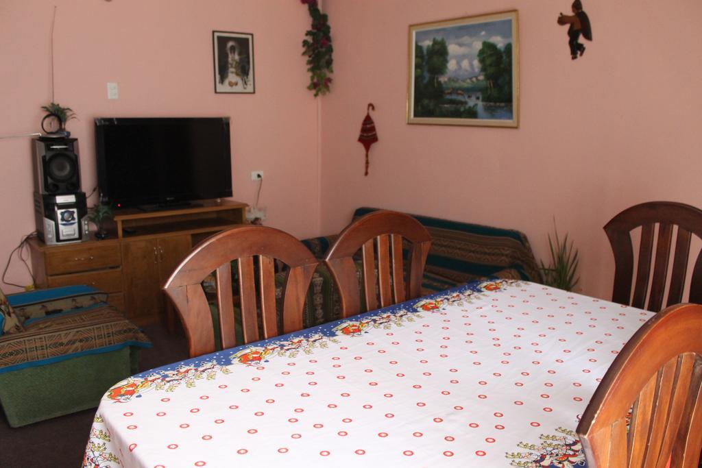 Hostal Cali Путре Екстер'єр фото